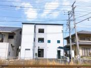 Share house M