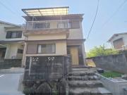 丘の上にある春のLATORUTA