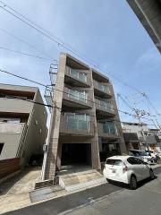 MAISON KOUMU
