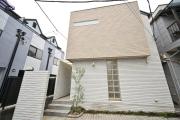 新宿7丁目戸建て