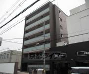 ローブコート六地蔵駅前