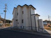 三木市上の丸町貸家