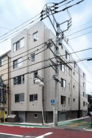 COMPOSITE新宿三丁目