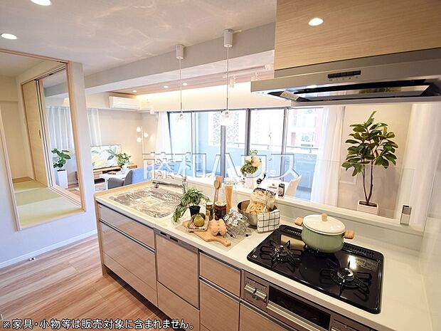 キッチン　【ランドシティ調布多摩川セレーノ】対面式のカウンターキッチンは、いつでもご家族を感じられる空間作りの重要ポイントになりそうです。