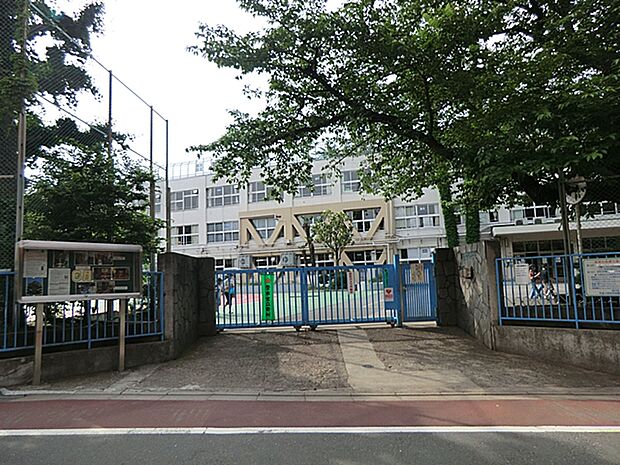 品川区立芳水小学校　700ｍ