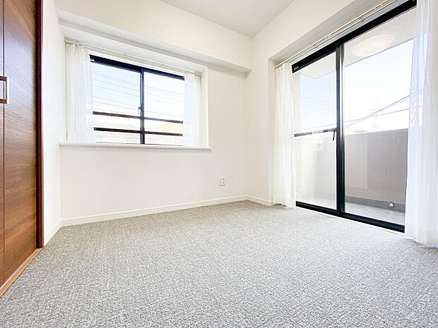 絨毯敷きのお部屋は階下への防音性能が高いです。