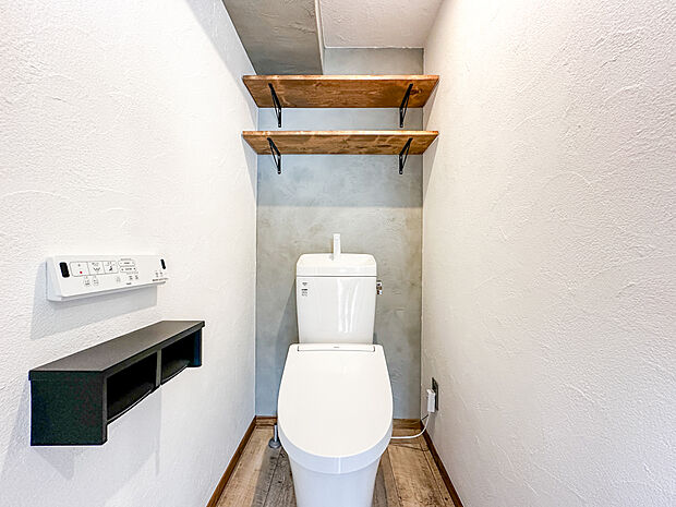 もちろん温水洗浄機能付き便座付きのトイレ設備が新設されています。