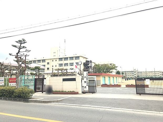 寝屋川市立第三中学校