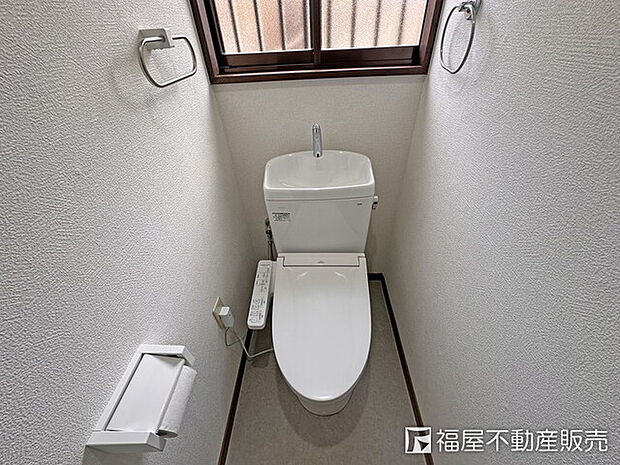 2023年10月新品交換済のトイレは、快適な温水洗浄便座付♪