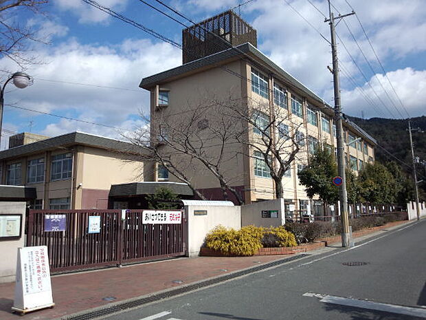 京都市立日野小学校