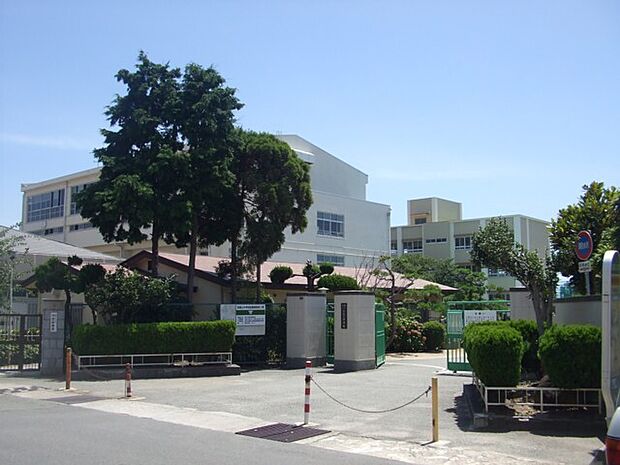 神戸市立歌敷山中学校