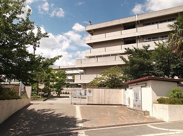 吹田市立山田東中学校