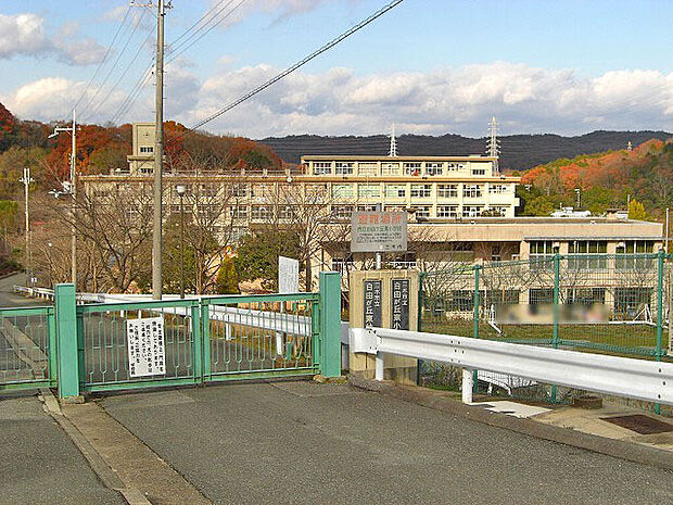 三木市立自由が丘東小学校