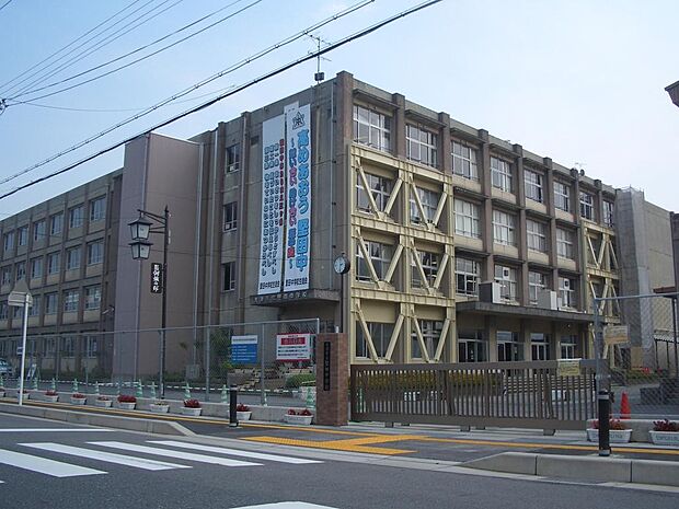 堅田中学校
