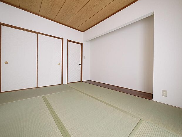 採光の良い和室はのんびりと寛げる空間　1F和室6帖
