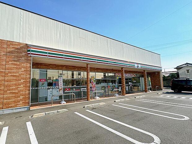 セブンイレブン丸亀郡家町店：徒歩5分（330ｍ） 