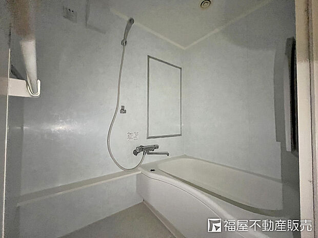 白基調の浴室
