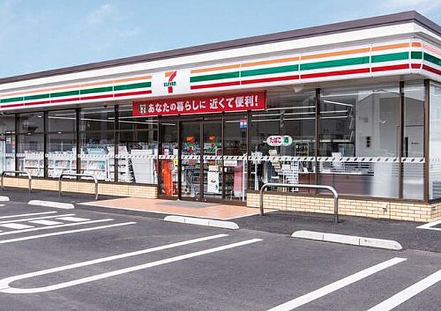 【コンビニエンスストア】セブンイレブン　姫路御立中4丁目店まで890ｍ