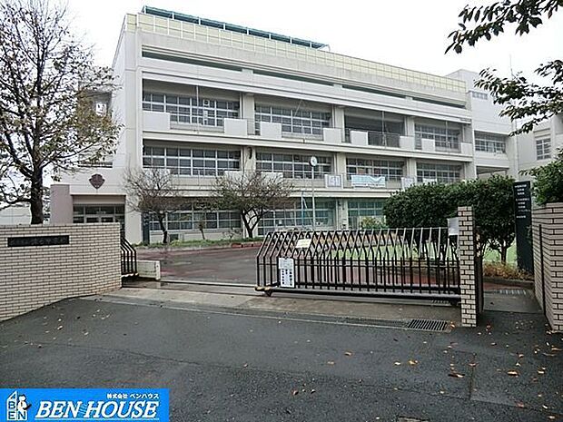横浜市立錦台中学校 徒歩17分。部活動帰りの帰宅も安心の距離です！ 1380m