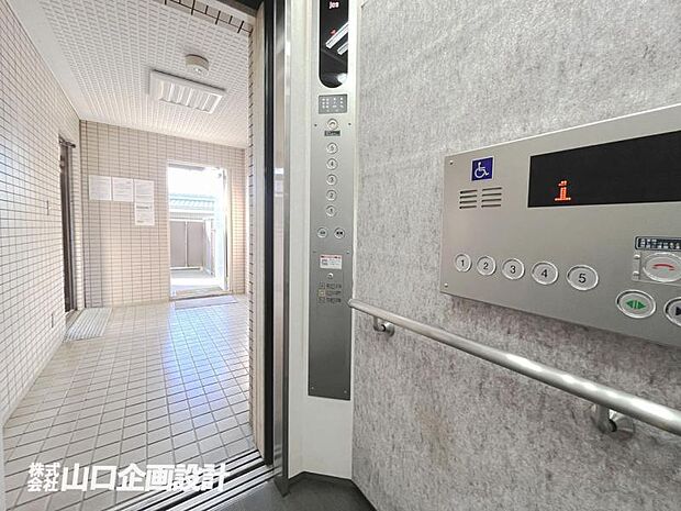 高齢者や障害者様でも安心・安全の対策が施されたエレベーター