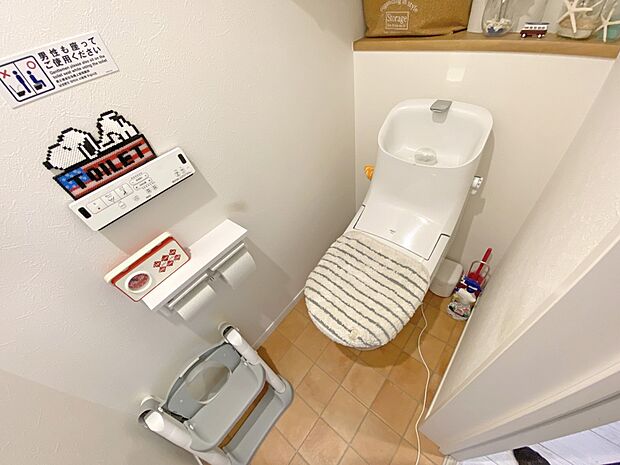 1階トイレ　温水洗浄機能付