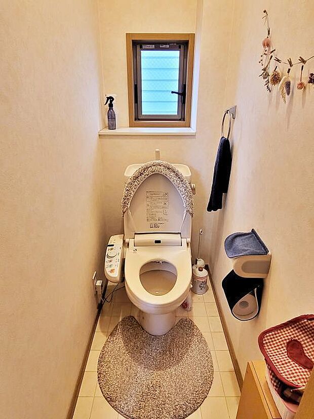 トイレは温水洗浄機能便座です。