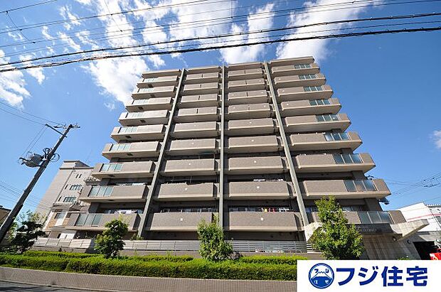 久米田駅徒歩10分・生活便利・1階専用庭、専用ポーチ付きの3LDK・オートロック・全居室収納付き