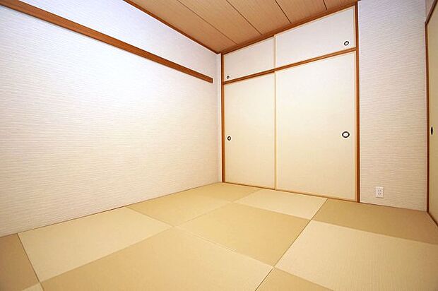 和室は半帖畳を新調するなどきれいにリフォーム。寝室や客間にもご利用頂けます。