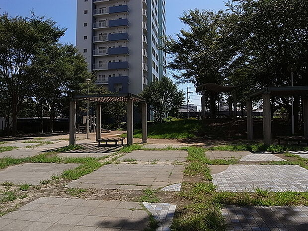 敷地内公園。生活を潤す緑が心地よい暮らしを演出します。