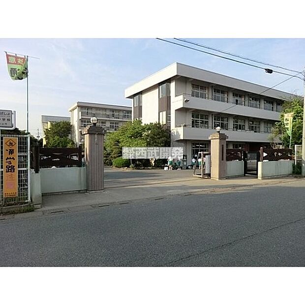 松山中学校