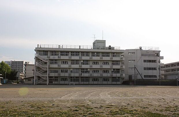 仙台市立三条中学校　500m（徒歩7分）