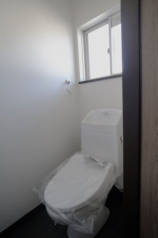 2階トイレ。新規交換済です。