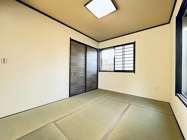 リビングと隣り合う和室を開放すれば、ひときわ広々とした空間に！