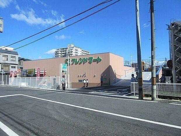 スーパー フレンドマート大津なかまち店 490m