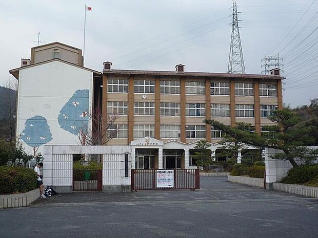 南郷中学校 1700m