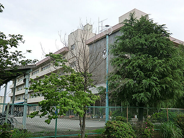 富士見市立東中学校（1750m）
