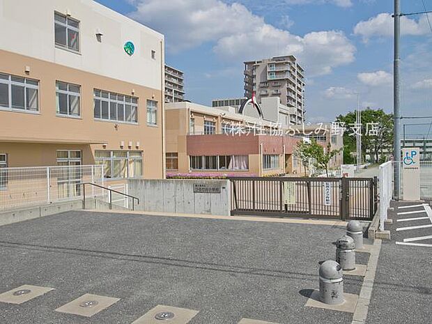 富士見市立つるせ台小学校（722m）