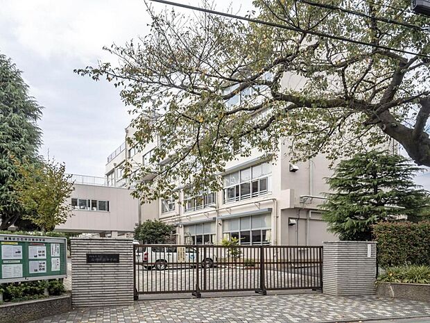 練馬区立石神井南中学校（484m）