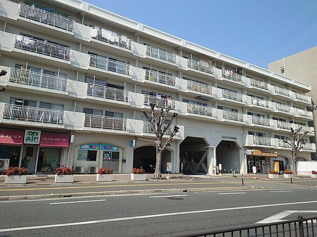 シャルマンコーポ摂津富田(4LDK) 4階の外観