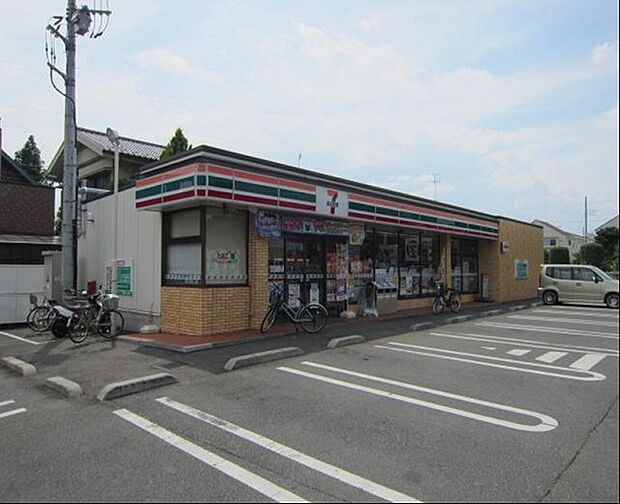 セブンイレブン羽村羽加美一丁目店　徒歩4分　24時間営業が頼もしく、ATMや宅配便などの利用も可能。
