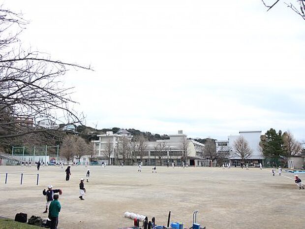 【小学校】横須賀市立鴨居小学校まで1554ｍ