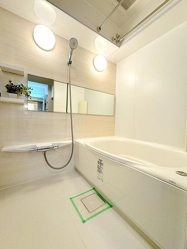 ■浴室乾燥機付き！開放感があり、明るい浴室です！