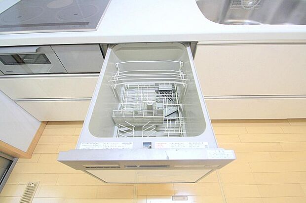 ■毎日の食器洗いもラクラクの食洗機付きシステムキッチンです！