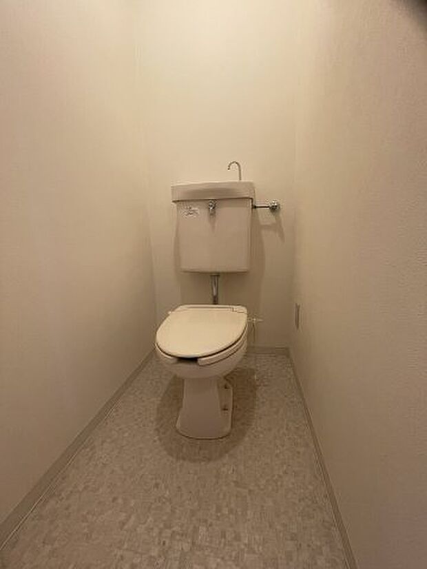 コンパクトで使いやすいトイレです。