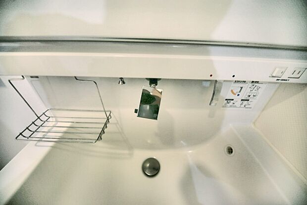 洗面化粧台は、シャンプードレッサーとなっております。