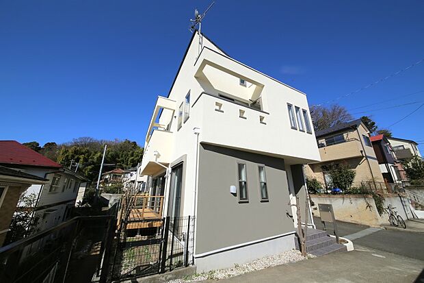             真光寺町　一戸建て
  