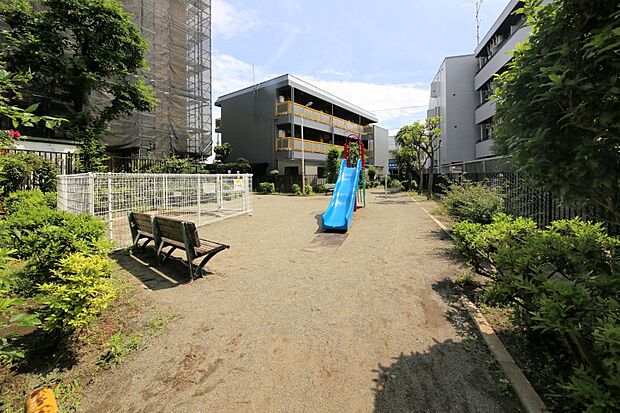 公園 30m 岩戸第三児童遊園