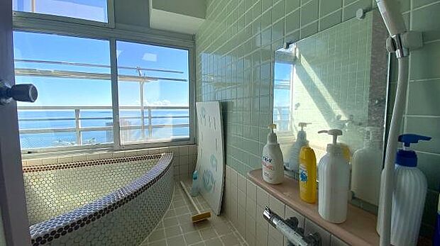 浴室：平成21年に浴室タイル張替を行っております。