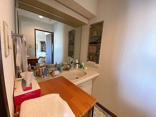 【洗面室】大鏡を採用した洗面化粧台です。