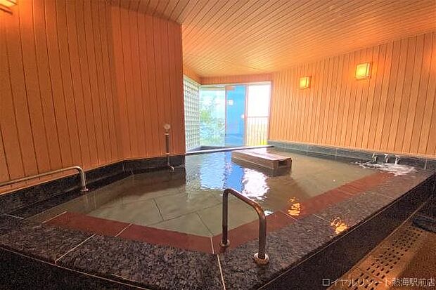 温泉大浴場と家族風呂があり、温泉に入れる贅沢な日常を楽しめます毎日清掃が入り綺麗に保たれております。